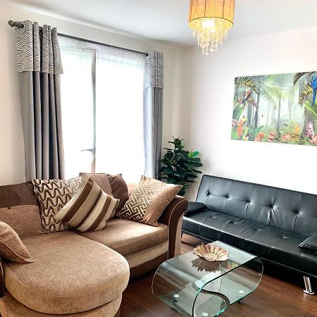 2-Bedrooms Modern Apartment Next To Velodrome, Lounge, Balcony, Parking, Abba Londra Esterno foto