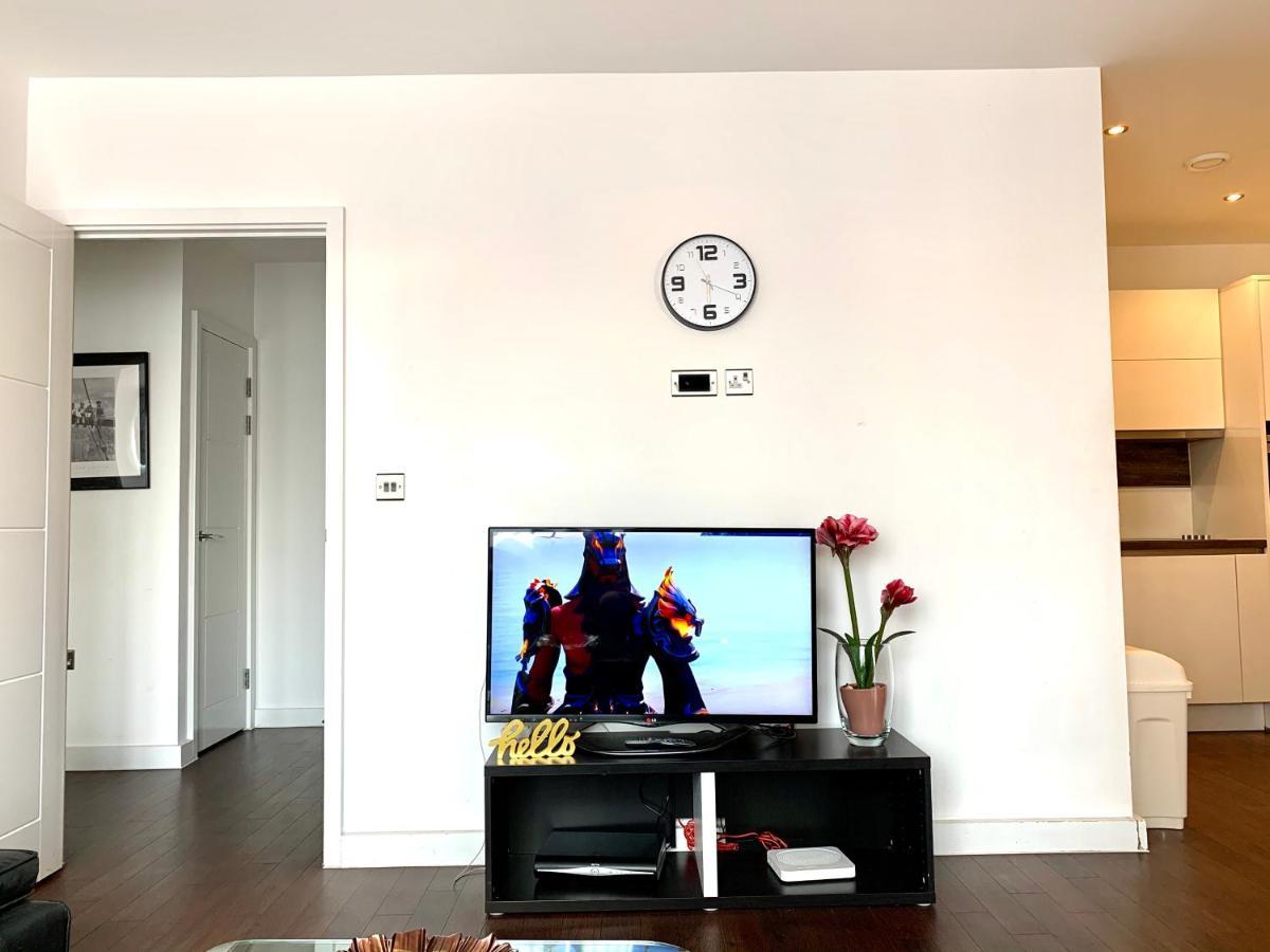 2-Bedrooms Modern Apartment Next To Velodrome, Lounge, Balcony, Parking, Abba Londra Esterno foto