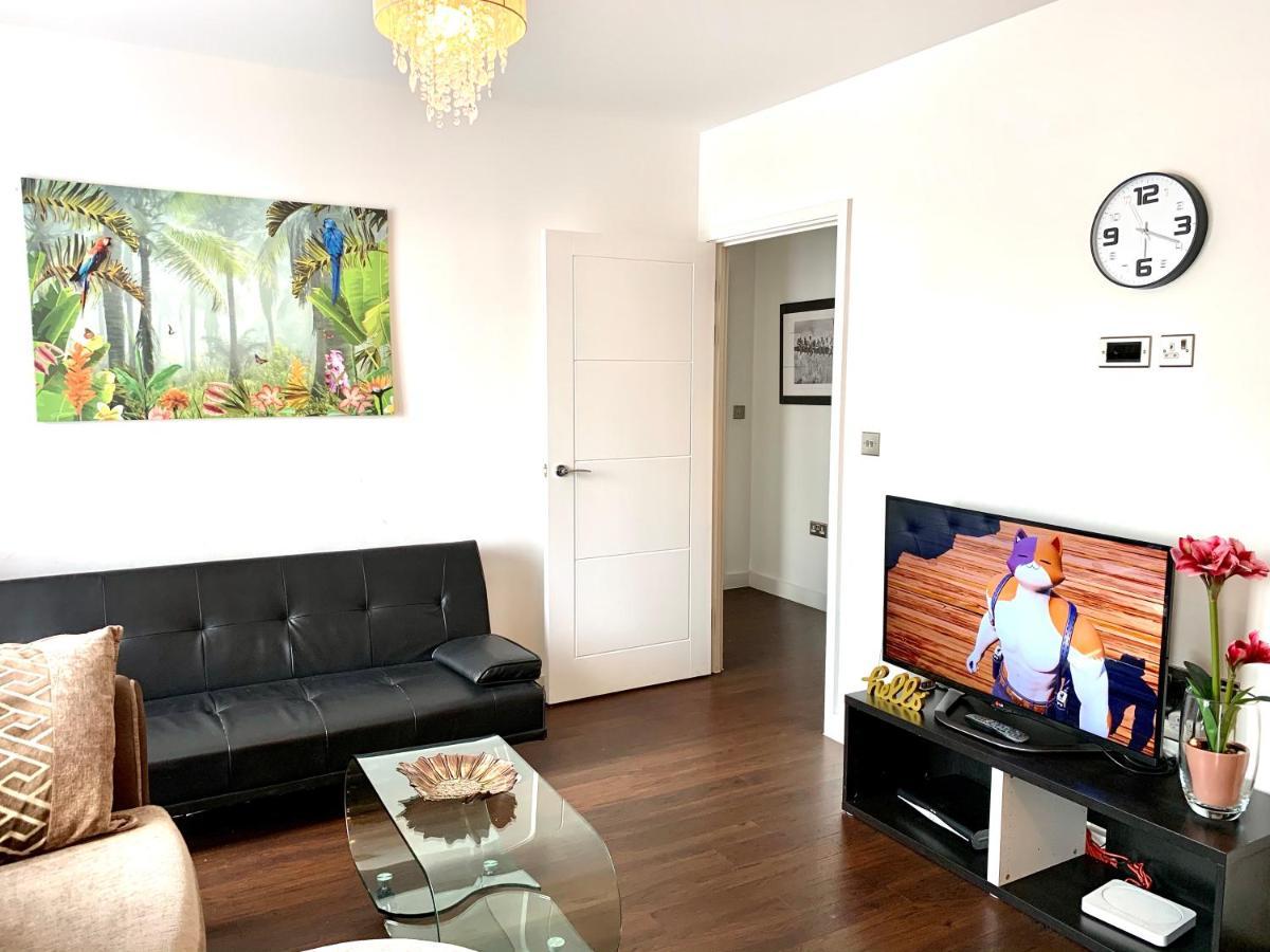 2-Bedrooms Modern Apartment Next To Velodrome, Lounge, Balcony, Parking, Abba Londra Esterno foto