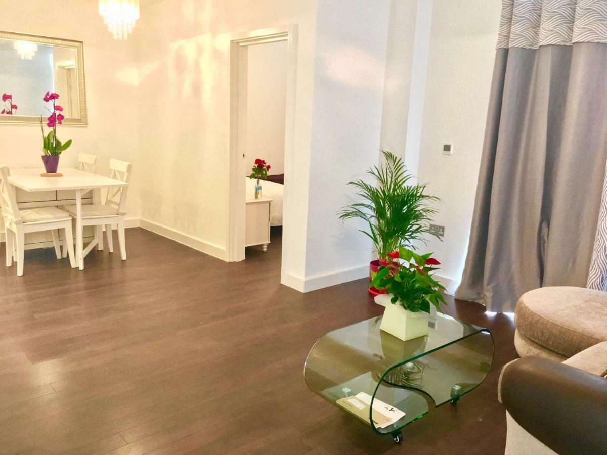 2-Bedrooms Modern Apartment Next To Velodrome, Lounge, Balcony, Parking, Abba Londra Esterno foto