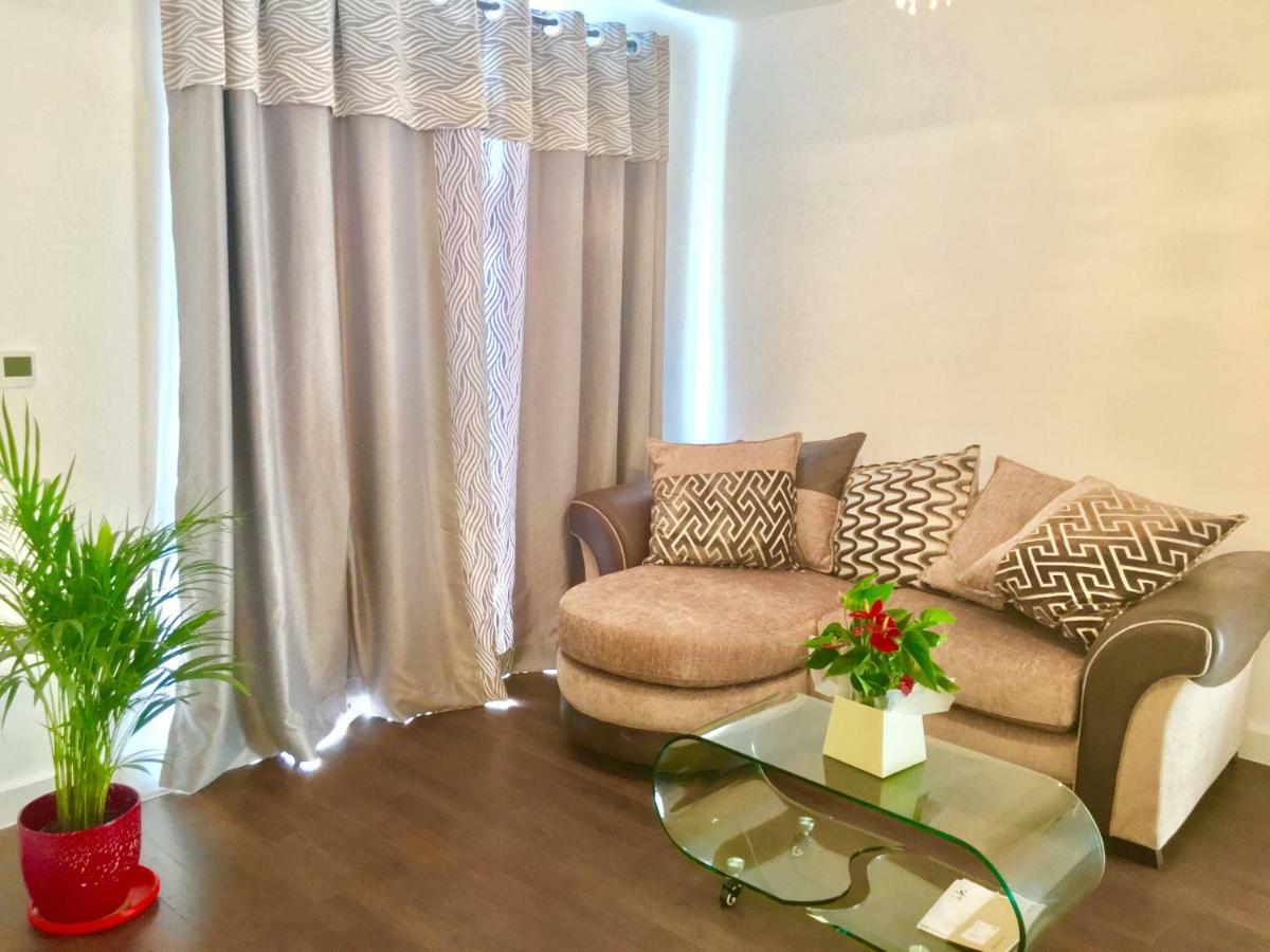 2-Bedrooms Modern Apartment Next To Velodrome, Lounge, Balcony, Parking, Abba Londra Esterno foto