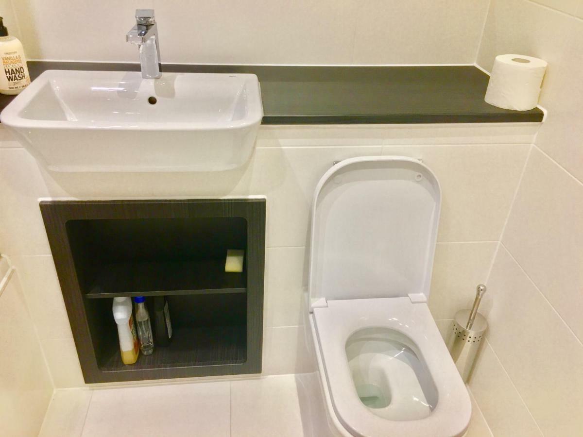 2-Bedrooms Modern Apartment Next To Velodrome, Lounge, Balcony, Parking, Abba Londra Esterno foto