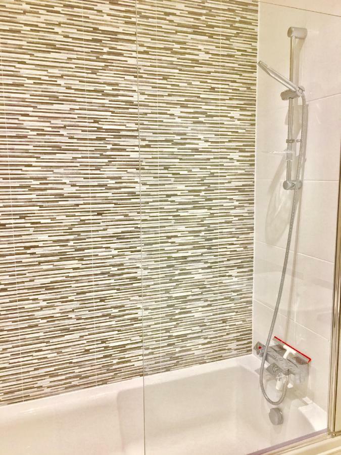 2-Bedrooms Modern Apartment Next To Velodrome, Lounge, Balcony, Parking, Abba Londra Esterno foto
