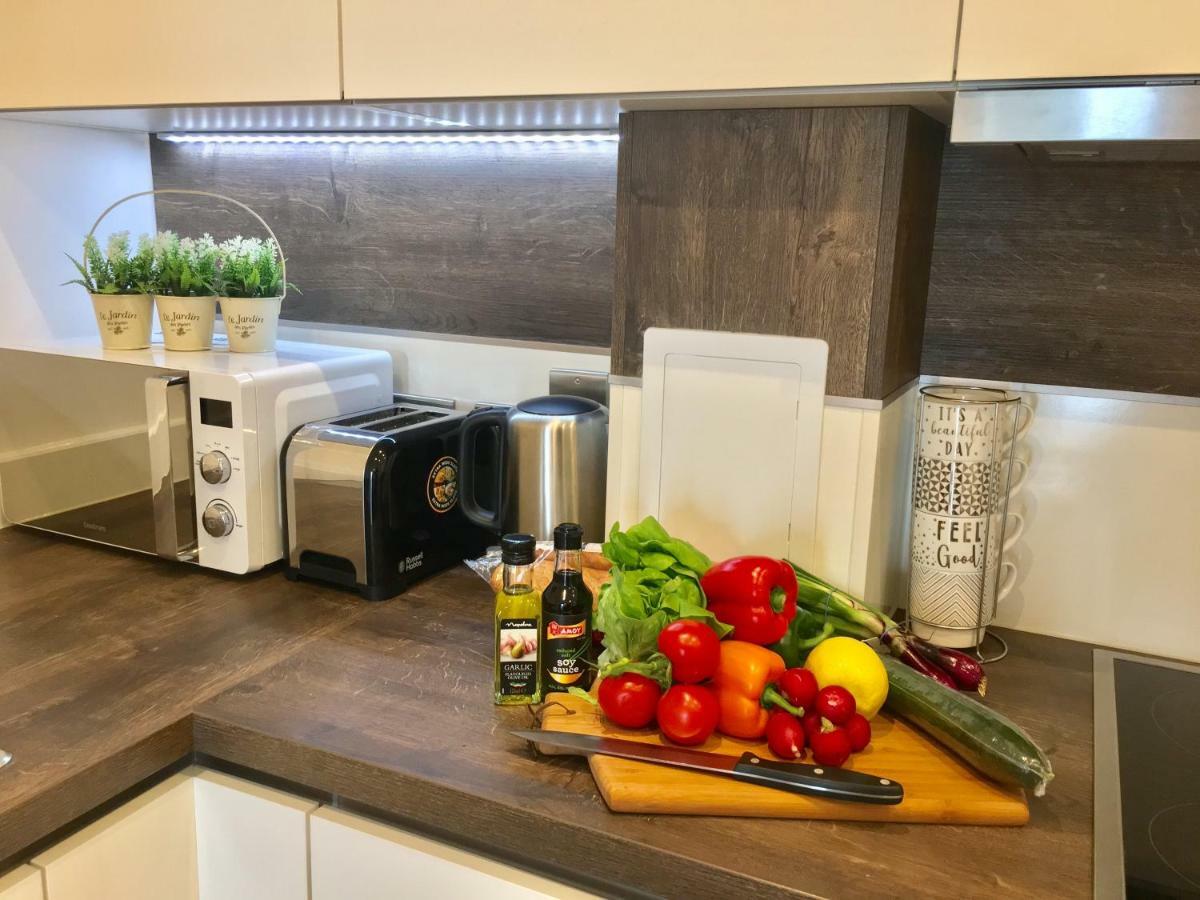 2-Bedrooms Modern Apartment Next To Velodrome, Lounge, Balcony, Parking, Abba Londra Esterno foto